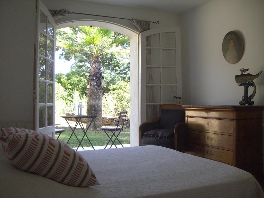 ラ・ロンド・レ・モール Le Mas De Notre-Dame Bed & Breakfast 部屋 写真