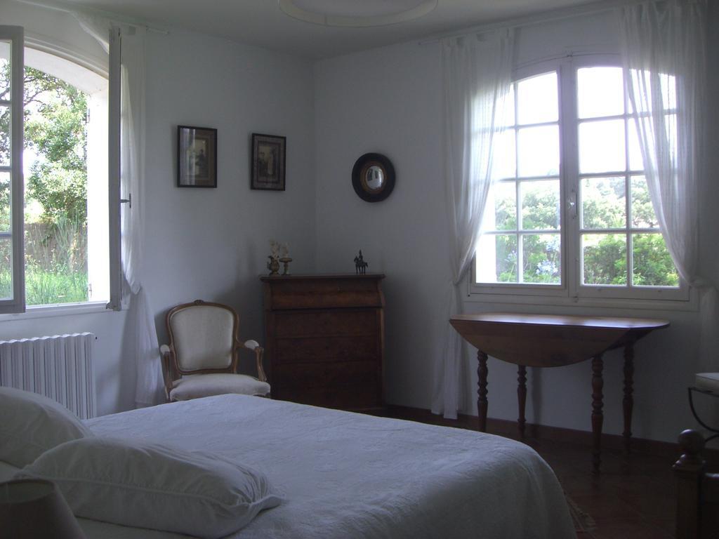 ラ・ロンド・レ・モール Le Mas De Notre-Dame Bed & Breakfast 部屋 写真